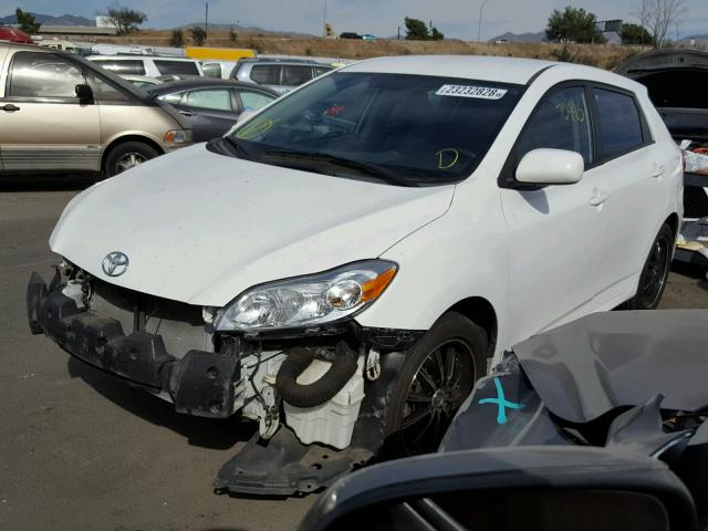 2T1KU40E79C006767 - 2009 TOYOTA COROLLA MA WHITE photo 2