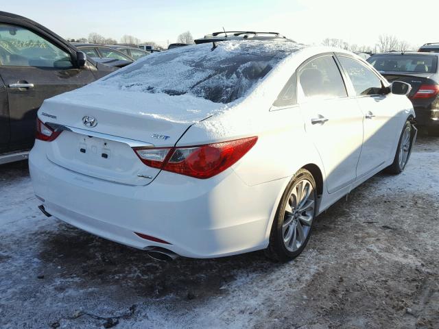 5NPEC4AB3DH539516 - 2013 HYUNDAI SONATA SE WHITE photo 4