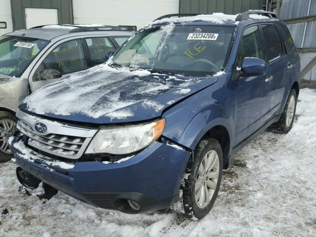 JF2SHADC6DH444570 - 2013 SUBARU FORESTER 2 BLUE photo 2