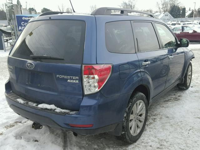 JF2SHADC6DH444570 - 2013 SUBARU FORESTER 2 BLUE photo 4