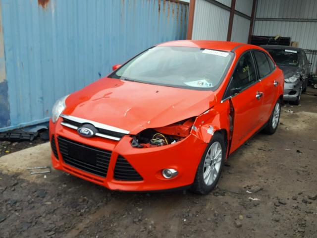 1FAHP3H26CL334533 - 2012 FORD FOCUS SEL RED photo 2