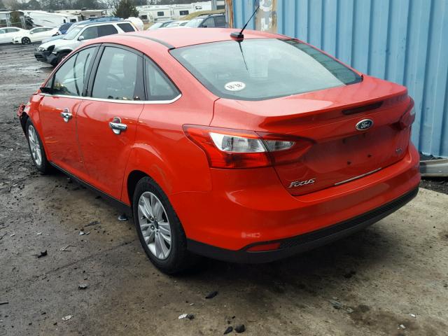 1FAHP3H26CL334533 - 2012 FORD FOCUS SEL RED photo 3