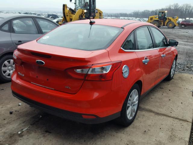 1FAHP3H26CL334533 - 2012 FORD FOCUS SEL RED photo 4