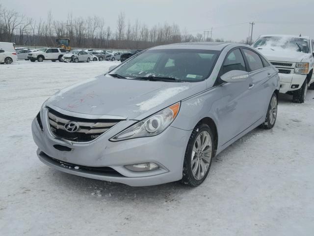 5NPEC4AB4BH193876 - 2011 HYUNDAI SONATA SE SILVER photo 2