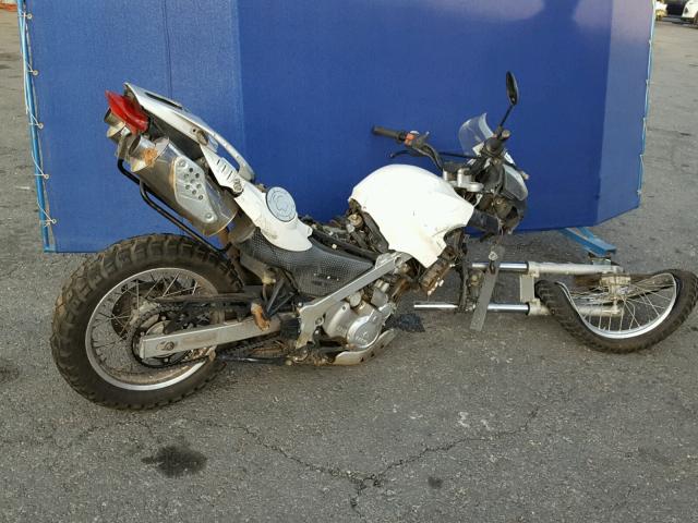 WB10183A01ZF70366 - 2001 BMW F650 DAKAR WHITE photo 9