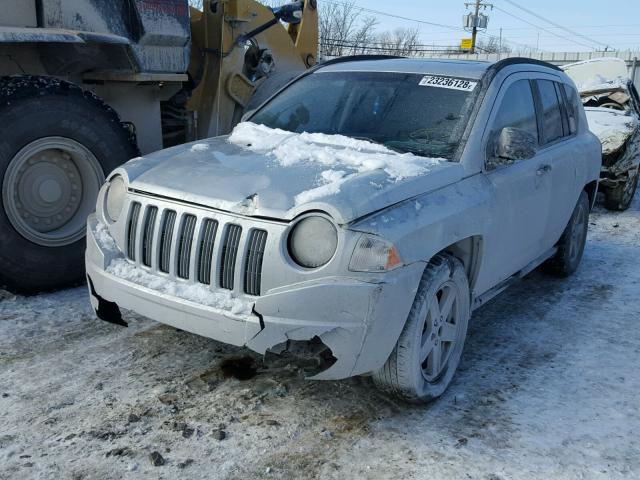 1J8FF47WX7D325132 - 2007 JEEP COMPASS SILVER photo 2