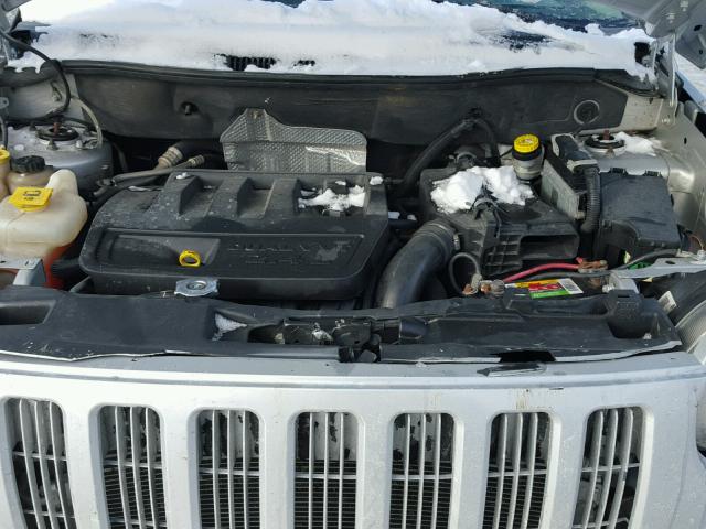 1J8FF47WX7D325132 - 2007 JEEP COMPASS SILVER photo 7