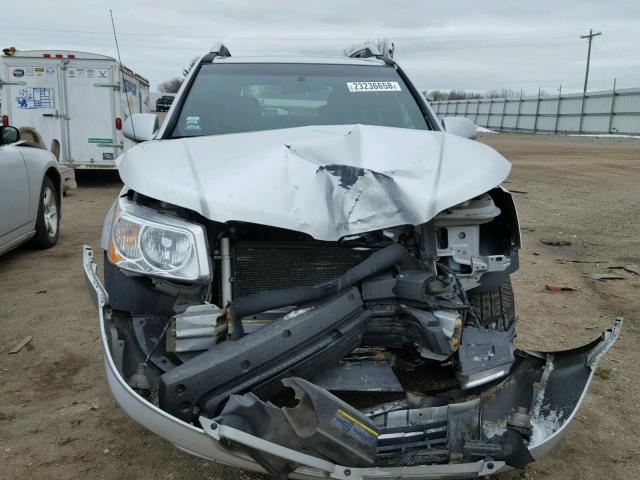 2CKDL73F166185718 - 2006 PONTIAC TORRENT SILVER photo 9