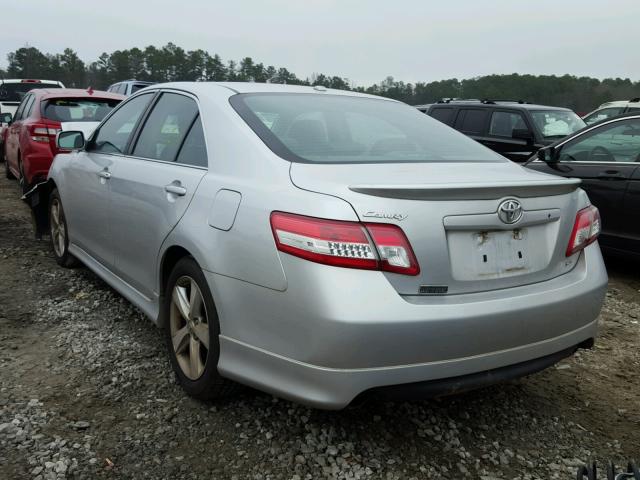 4T1BF3EK1AU522144 - 2010 TOYOTA CAMRY BASE SILVER photo 3