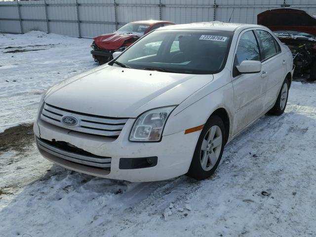 3FAHP07Z29R126219 - 2009 FORD FUSION SE WHITE photo 2