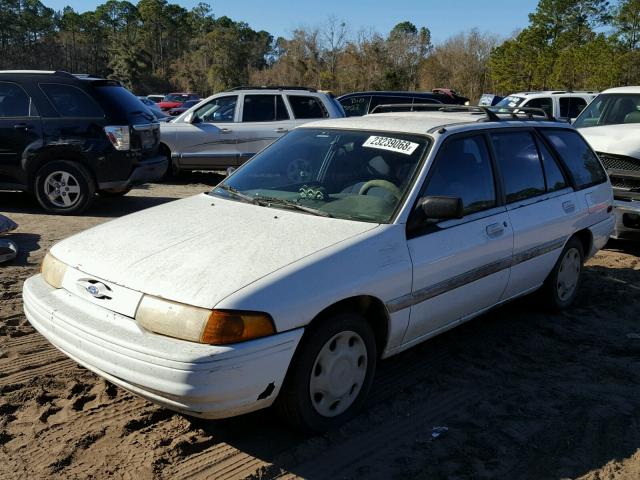 1FASP15J7SW305061 - 1995 FORD ESCORT LX WHITE photo 2