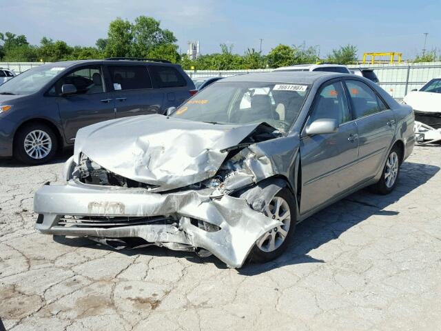 4T1BF32K65U592281 - 2005 TOYOTA CAMRY LE GRAY photo 2