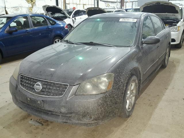 1N4BL11D95N920734 - 2005 NISSAN ALTIMA SE GRAY photo 2