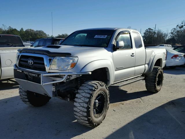 5TEUU42N58Z492820 - 2008 TOYOTA TACOMA ACC SILVER photo 2