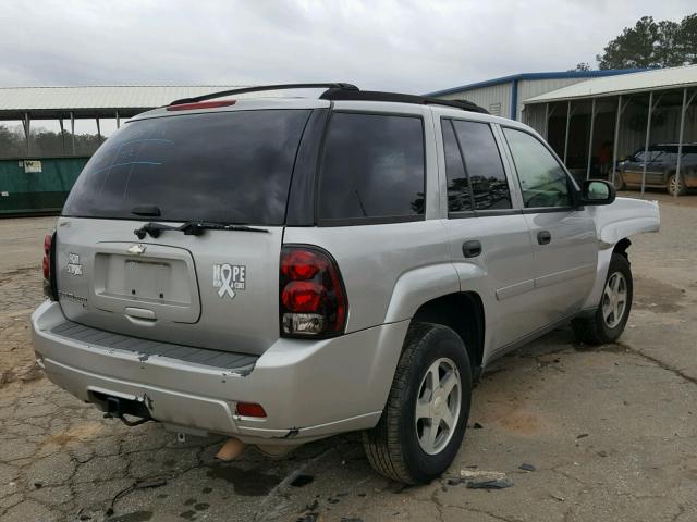 1GNDS13S062244623 - 2006 CHEVROLET TRAILBLAZE SILVER photo 4