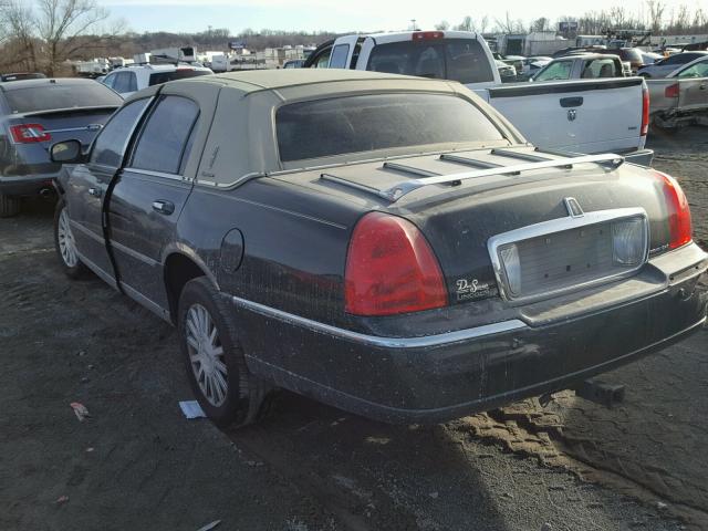 1LNHM81W14Y660415 - 2004 LINCOLN TOWN CAR E BLACK photo 3