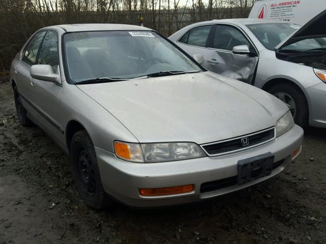 1HGCD5636TA032077 - 1996 HONDA ACCORD LX SILVER photo 1