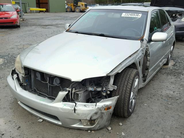 JTHBD192X20054723 - 2002 LEXUS IS 300 SILVER photo 2