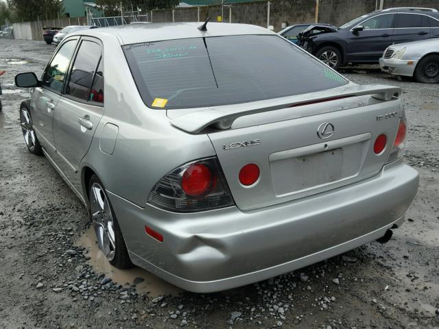 JTHBD192X20054723 - 2002 LEXUS IS 300 SILVER photo 3