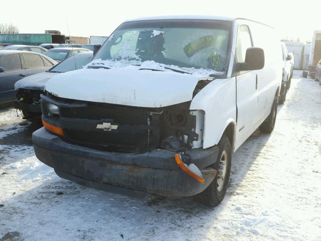 1GCGG25V351129815 - 2005 CHEVROLET EXPRESS G2 WHITE photo 2