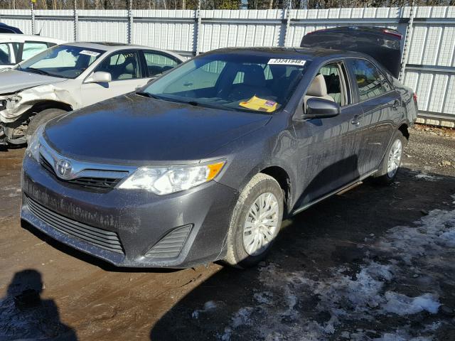 4T1BF1FK9DU697605 - 2013 TOYOTA CAMRY L GRAY photo 2