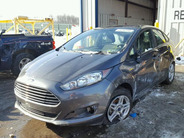 3FADP4BJ0HM118347 - 2017 FORD FIESTA SE GRAY photo 2