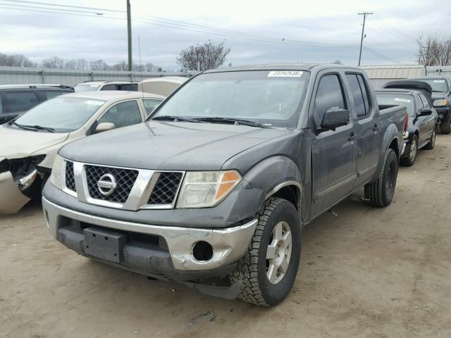 1N6AD07W87C411610 - 2007 NISSAN FRONTIER C GRAY photo 2