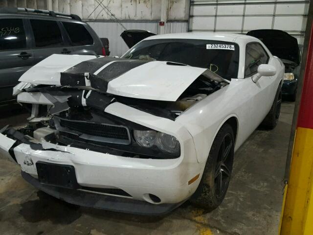 2C3CDYAG9DH704215 - 2013 DODGE CHALLENGER WHITE photo 2