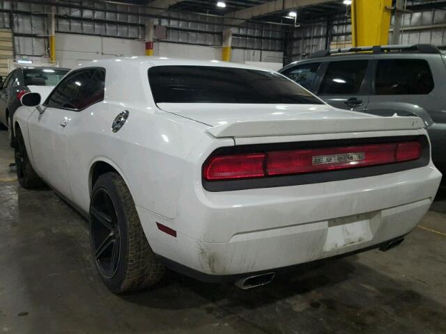 2C3CDYAG9DH704215 - 2013 DODGE CHALLENGER WHITE photo 3