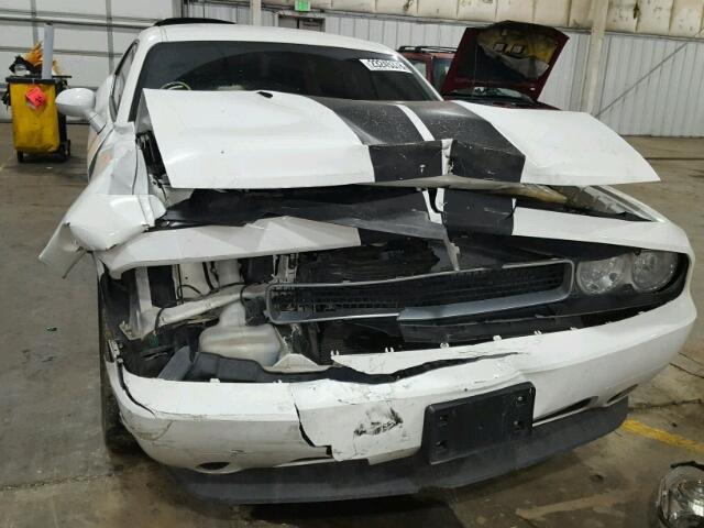 2C3CDYAG9DH704215 - 2013 DODGE CHALLENGER WHITE photo 9