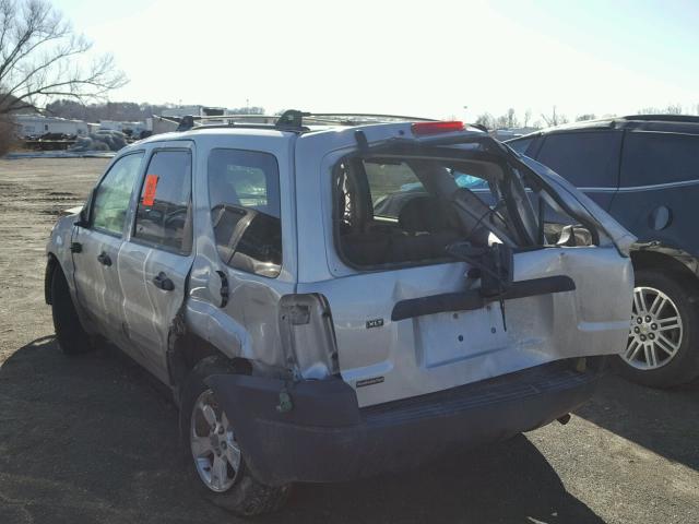 1FMYU03143KA92245 - 2003 FORD ESCAPE XLT SILVER photo 3