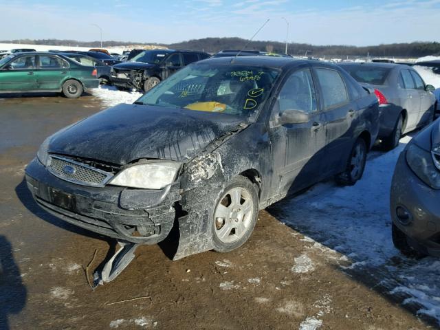 1FAHP34N17W360283 - 2007 FORD FOCUS ZX4 BLACK photo 2