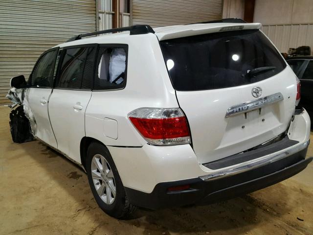 5TDZK3EH8DS114090 - 2013 TOYOTA HIGHLANDER WHITE photo 3