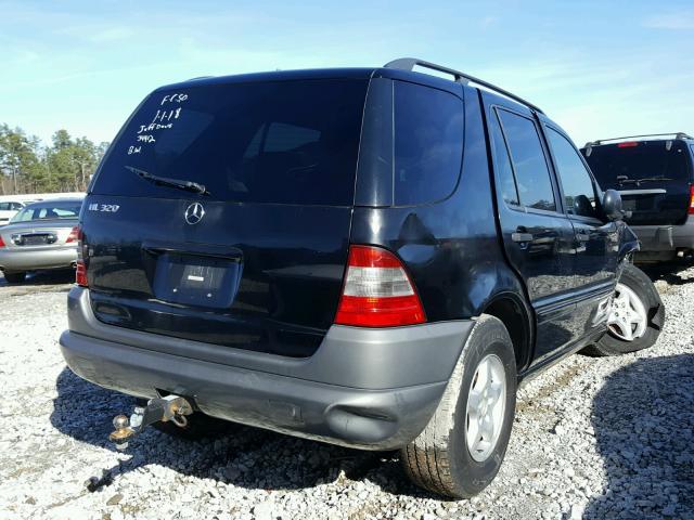 4JGAB54E9XA062238 - 1999 MERCEDES-BENZ ML 320 BLACK photo 4