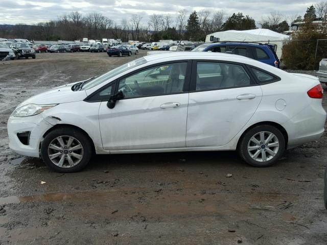 3FADP4BJ6BM227810 - 2011 FORD FIESTA SE WHITE photo 9