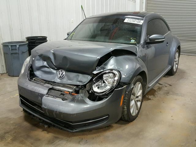 3VWJL7AT5DM673427 - 2013 VOLKSWAGEN BEETLE GRAY photo 2