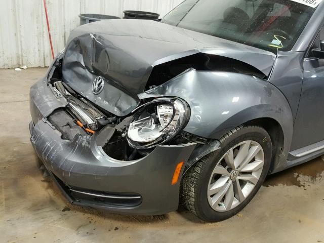 3VWJL7AT5DM673427 - 2013 VOLKSWAGEN BEETLE GRAY photo 9