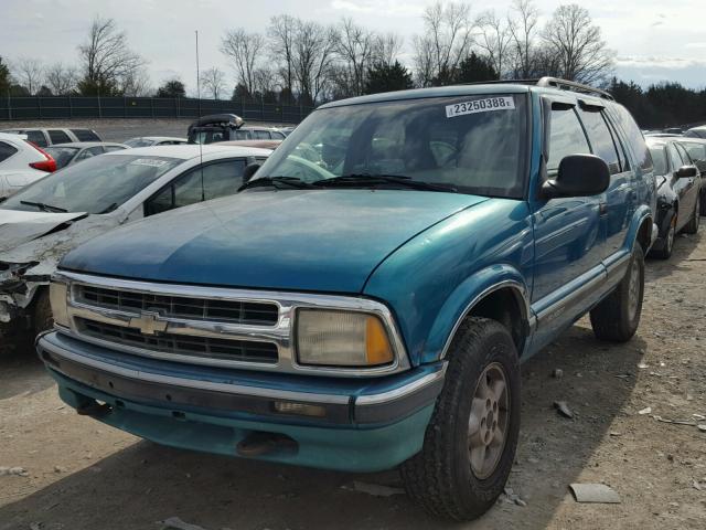 1GNDT13W3T2110894 - 1996 CHEVROLET BLAZER GREEN photo 2