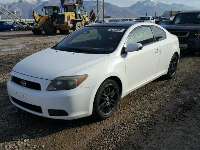 JTKDE167950044432 - 2005 TOYOTA SCION TC WHITE photo 2