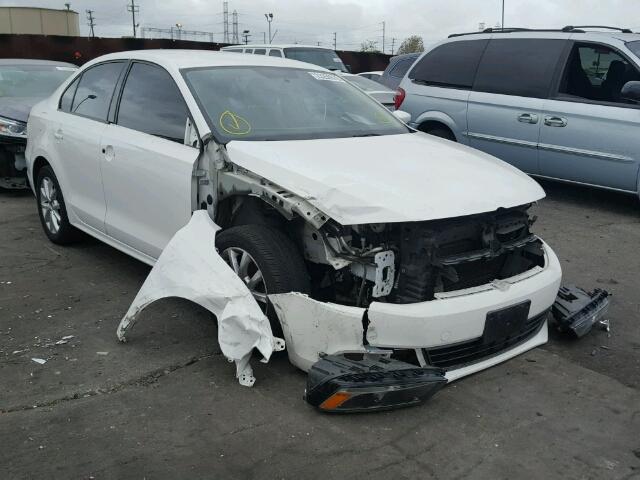 3VWDZ7AJXBM341216 - 2011 VOLKSWAGEN JETTA SE WHITE photo 1