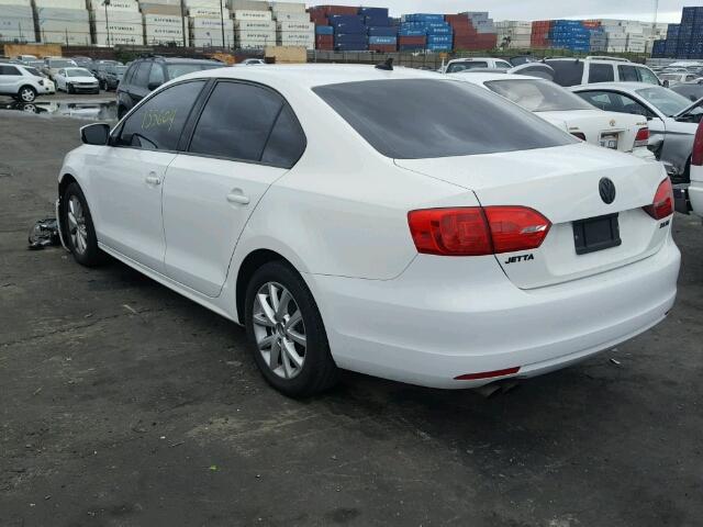 3VWDZ7AJXBM341216 - 2011 VOLKSWAGEN JETTA SE WHITE photo 3