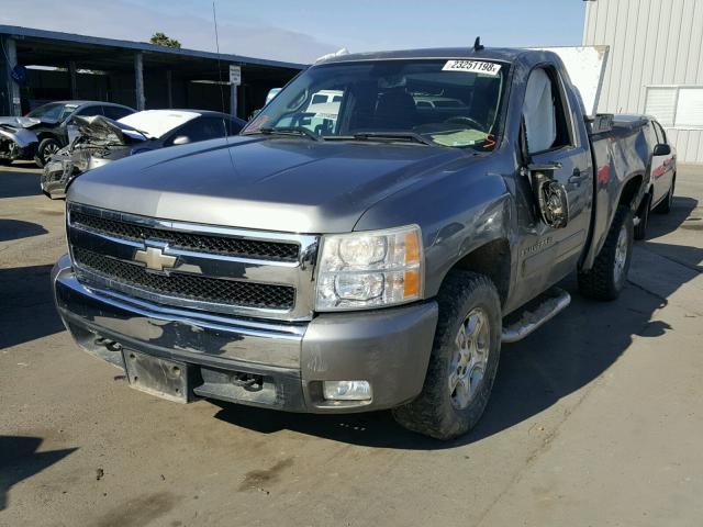 1GCEC14017Z581947 - 2007 CHEVROLET SILVERADO CHARCOAL photo 2