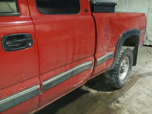 1GCGK29U2XZ136050 - 1999 CHEVROLET SILVERADO RED photo 9