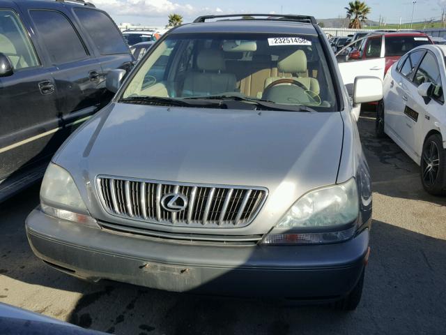 JTJHF10UX20258584 - 2002 LEXUS RX 300 GREEN photo 9