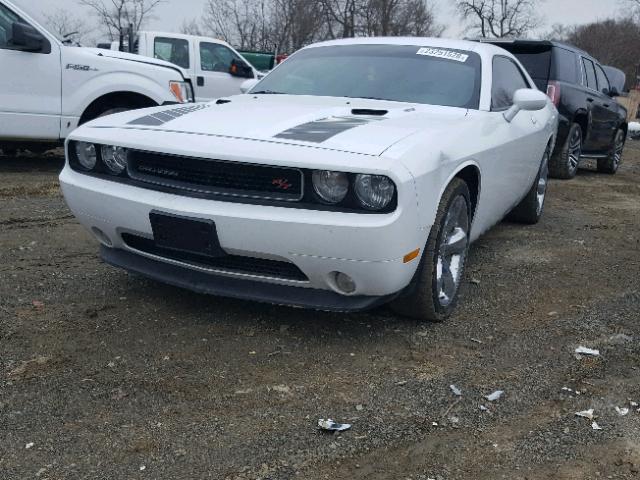 2C3CDYBT4CH281117 - 2012 DODGE CHALLENGER WHITE photo 2