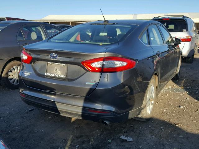 3FA6P0HD5FR255996 - 2015 FORD FUSION SE GRAY photo 4