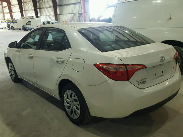 5YFBURHE5HP587377 - 2017 TOYOTA COROLLA L WHITE photo 3