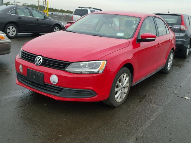 3VWDZ7AJXBM395230 - 2011 VOLKSWAGEN JETTA SE RED photo 2