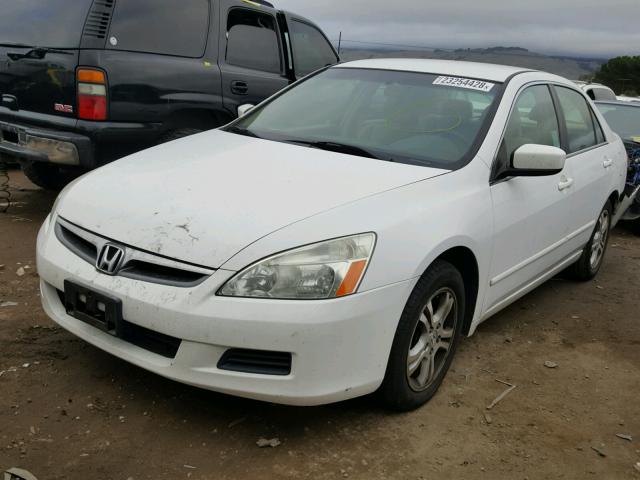 1HGCM56377A153934 - 2007 HONDA ACCORD SE WHITE photo 2