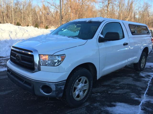 5TFLU5F19CX027532 - 2012 TOYOTA TUNDRA WHITE photo 2